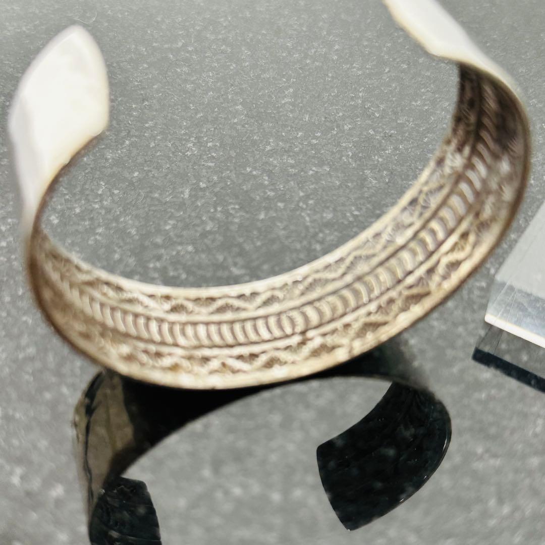 NAVAJO ナバホ 作者 レイシルバー 裏スタンプワーク シルバーバングル