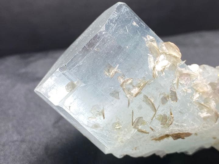 アクアマリン　結晶 160g