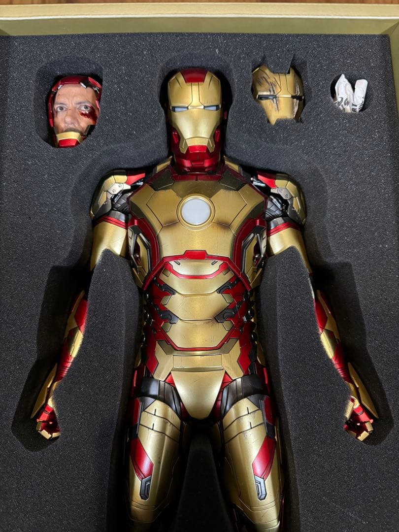 ホットトイズ　クオータースケール　アイアンマン　マーク42 ボーナスアクセサリー
