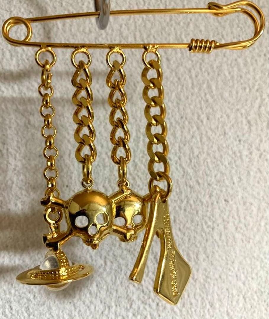 美品 Vivienne Westwood ゴールド ブローチ 4連 安全ピン
