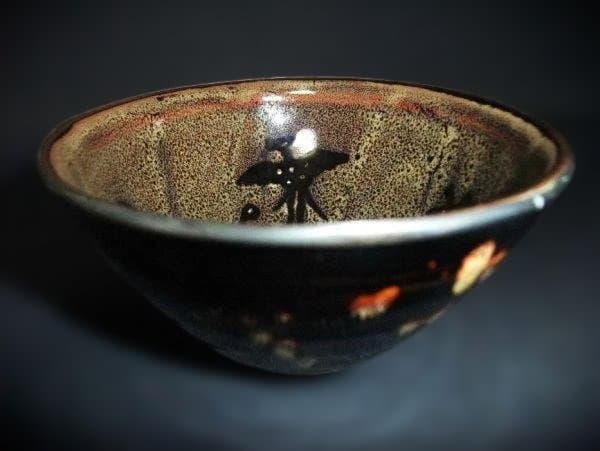 鼈甲(べっこう) 天目茶碗 黒赤模様 陶器 茶碗 木箱付き