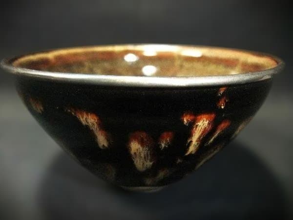 鼈甲(べっこう) 天目茶碗 黒赤模様 陶器 茶碗 木箱付き