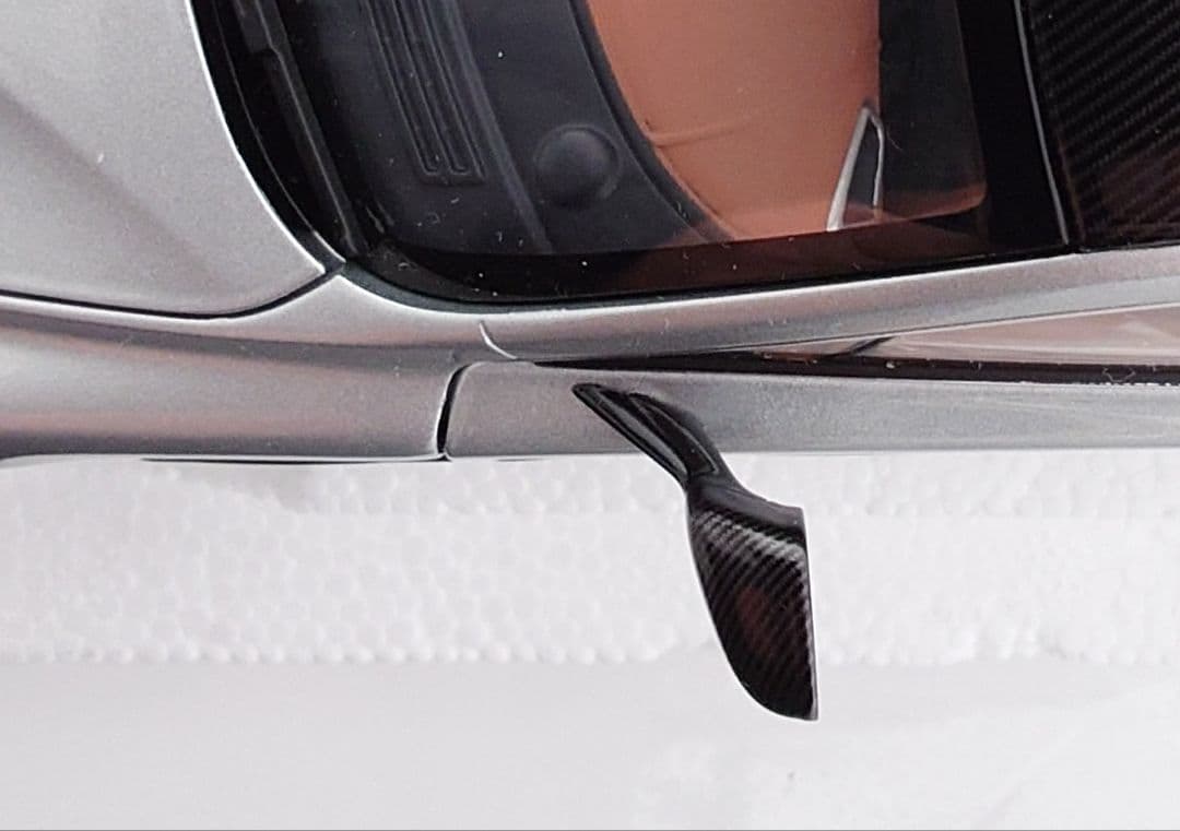 アストンマーチン ヴァンキッシュS 1/18