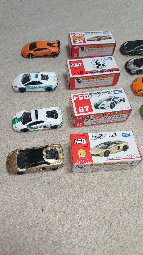 トミカ ランボルギーニ ミニカー