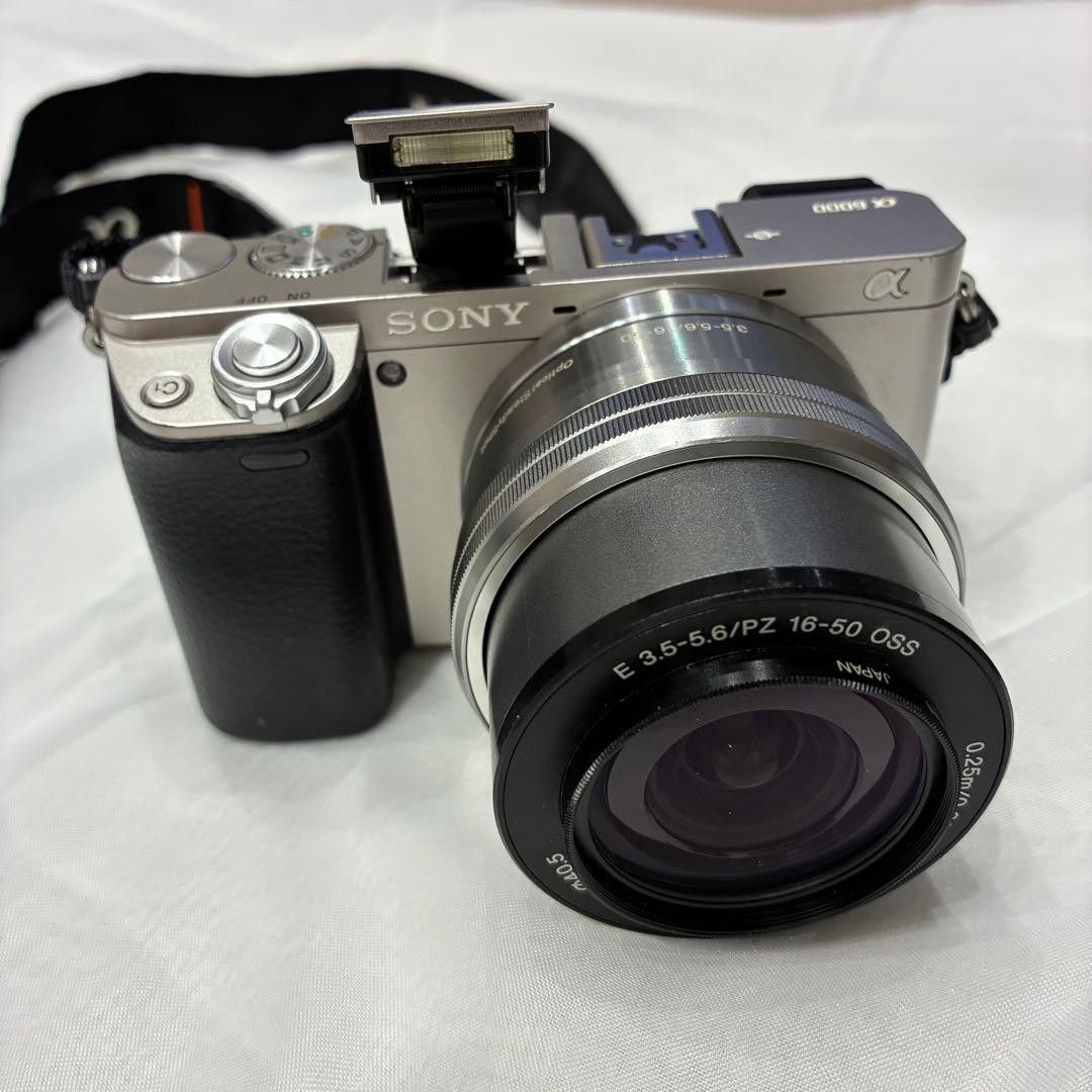 ミラーレス　一眼レフ　カメラ　SONY α6000 望遠レンズ付き