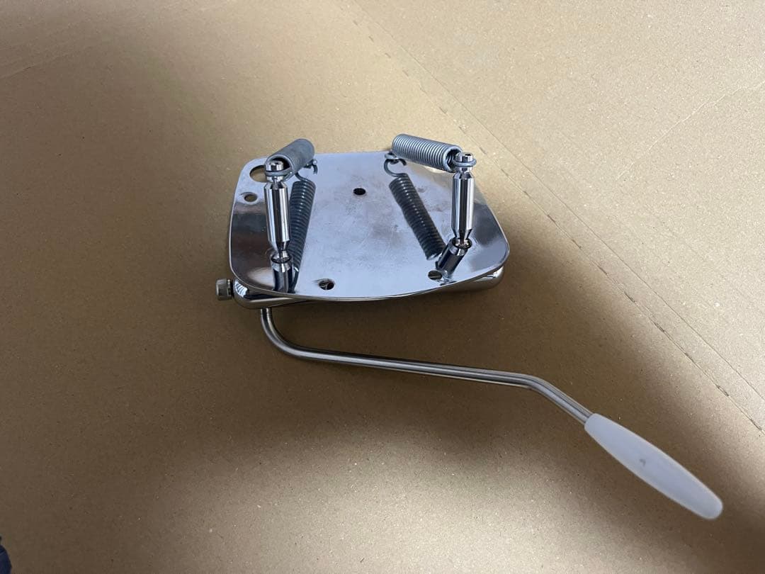 Fender Mustang Tremolo インチサイズ