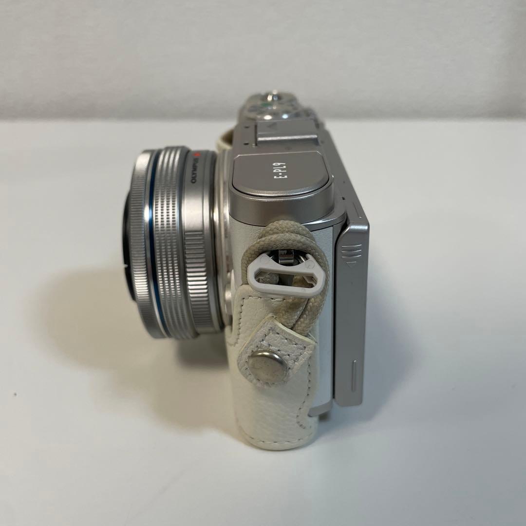 Olympus PEN E-PL9 シルバー レンズ付き