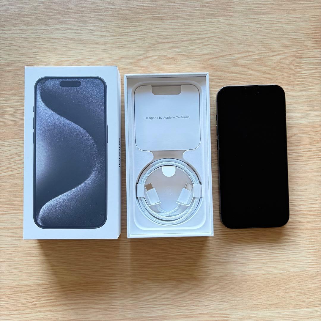 Apple iPhone 15 Pro ブラックチタニウム　256G