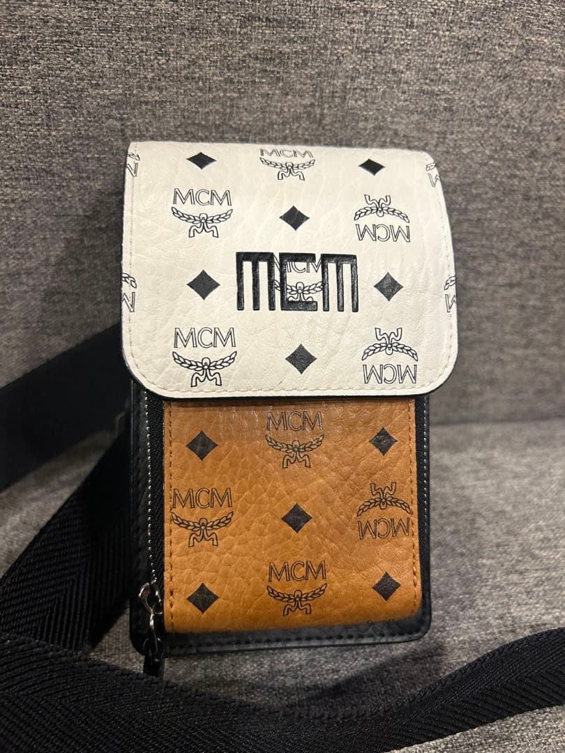 【美品】MCM エムシーエム ヴィセトス柄　マルチショルダーバッグ