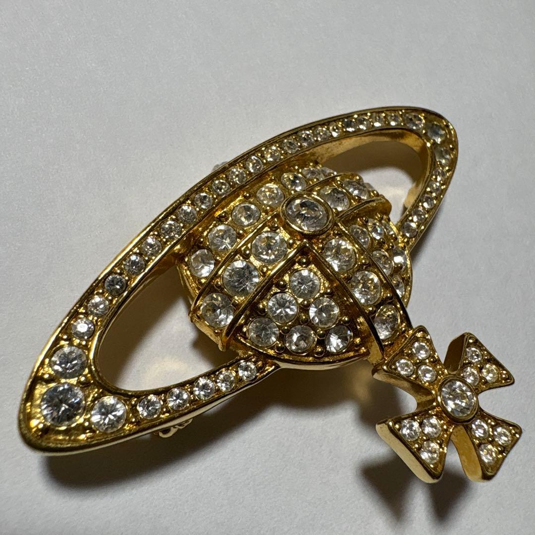 ヴィヴィアン・ウエストウッド　ブローチ