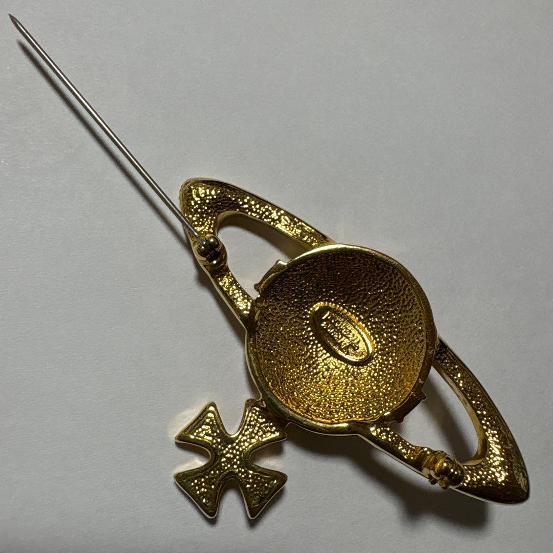 ヴィヴィアン・ウエストウッド　ブローチ