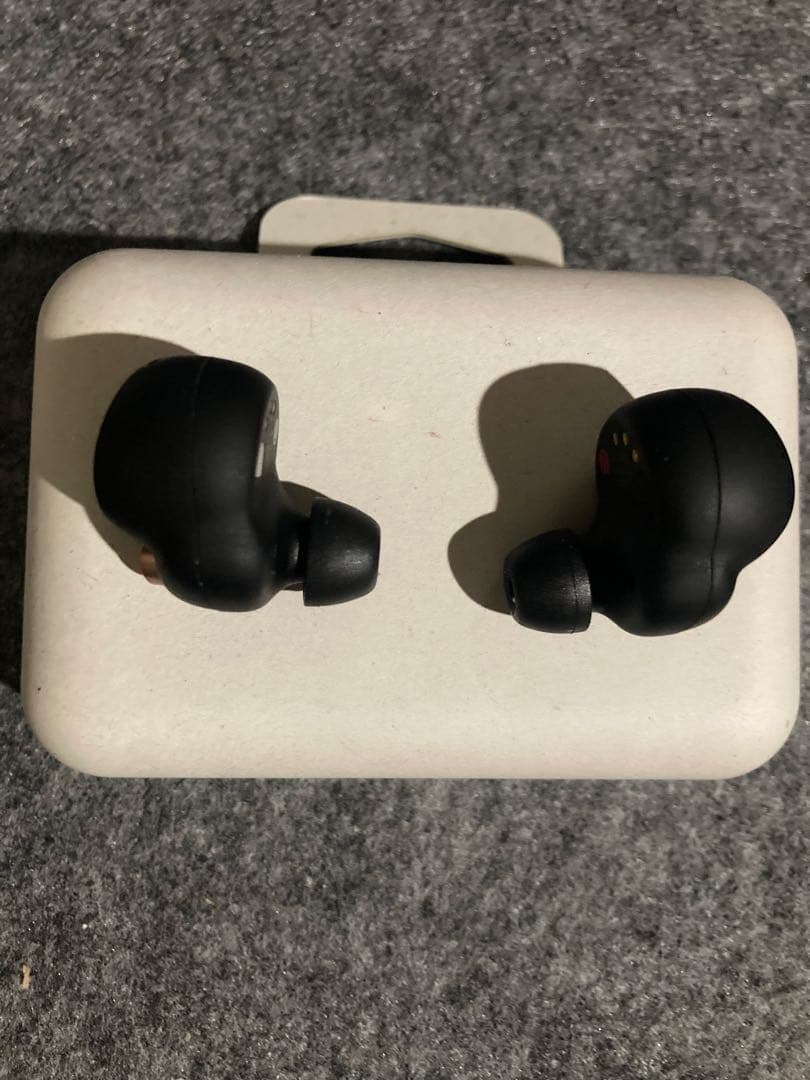 【美品】SONY WF-1000XM4 ノイズキャンセリングイヤホン 付属品あり