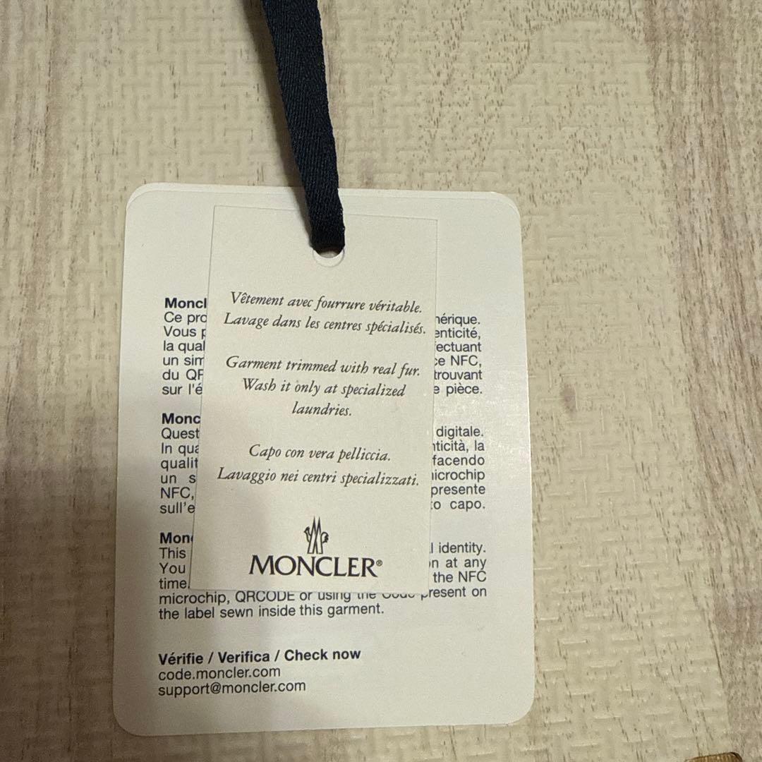 モンクレール　シルバーフォックスファー ニットキャップ　カシミヤ混　タグ付き