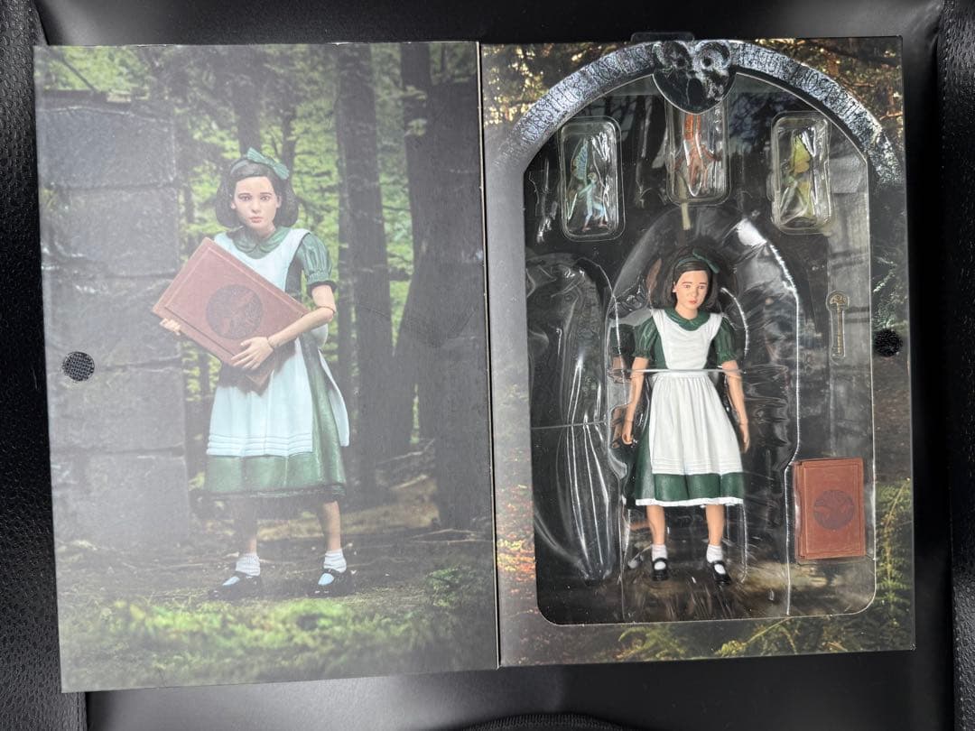 未開封品NECA パンズ・ラビリンス オフェリア フィギュア