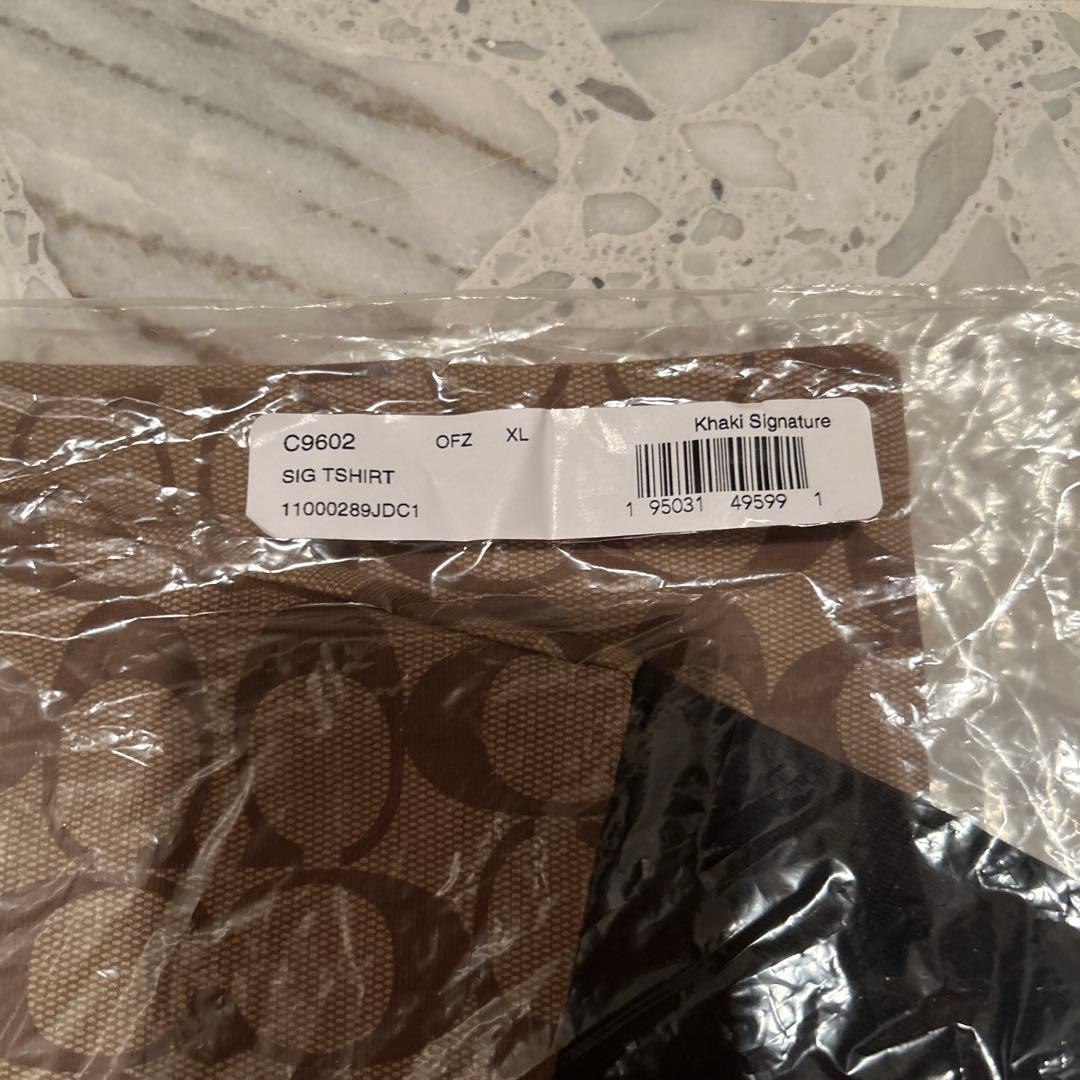 COACH コーチ　シグネチャー　Tシャツ　カーキ　　　本物　定価33000円