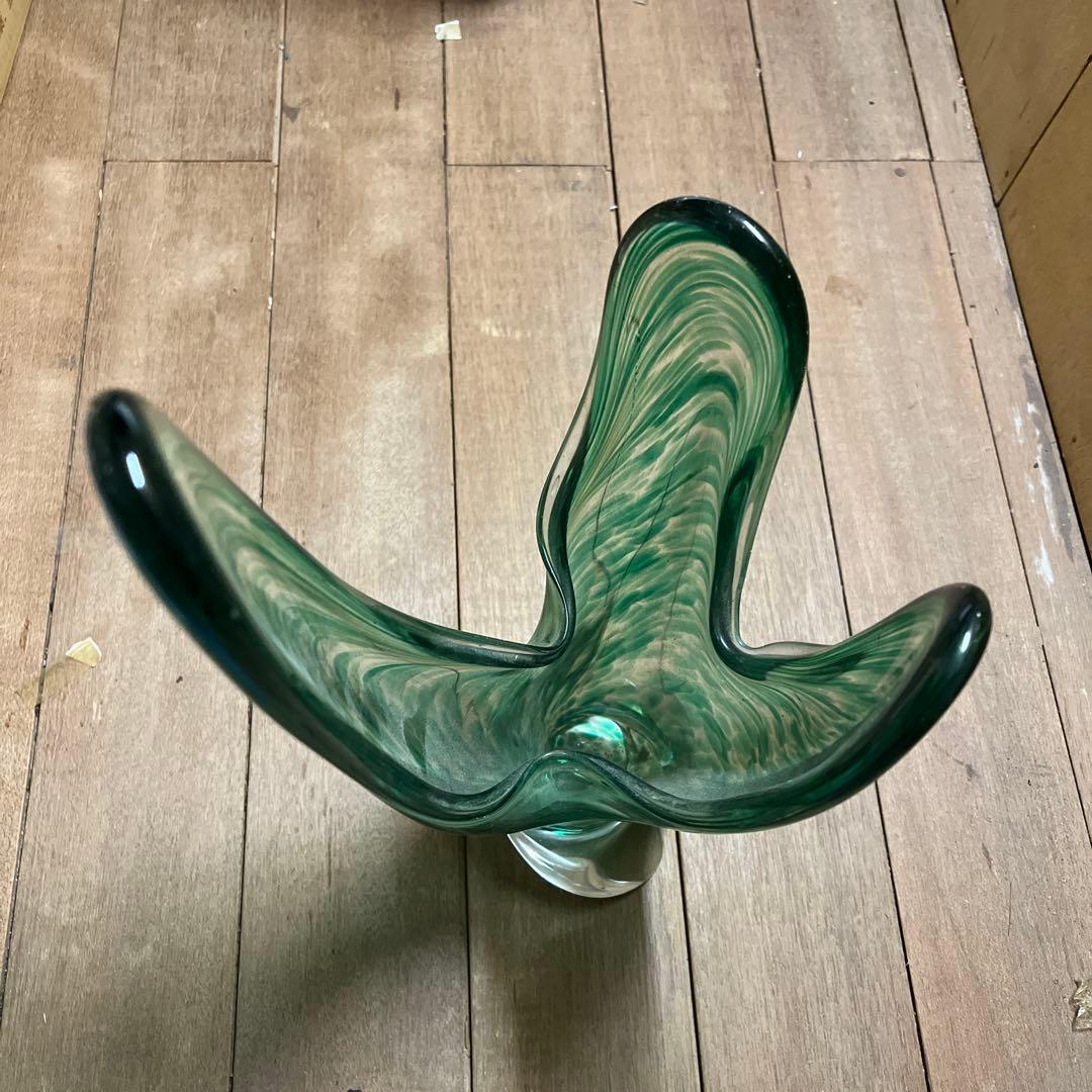 緑色のマーブル模様 ガラス花瓶