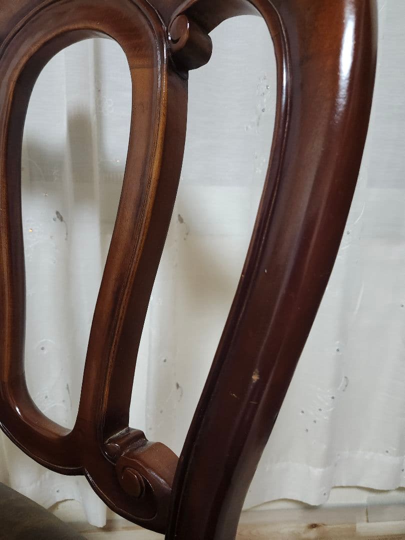 装飾的な彫刻付きブラウン椅子アンティークチェア