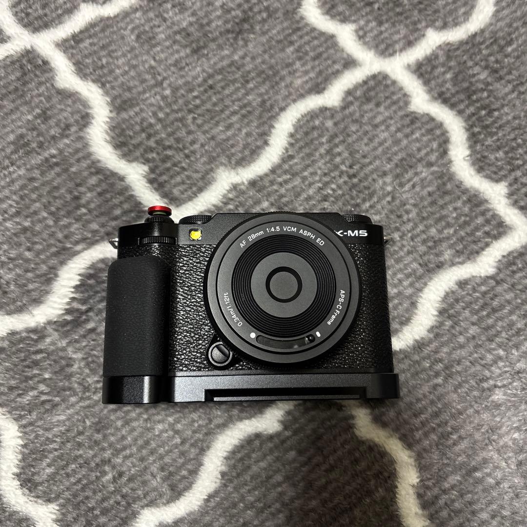 Fujifilm X-M5 ミラーレスカメラ　と　レンズ