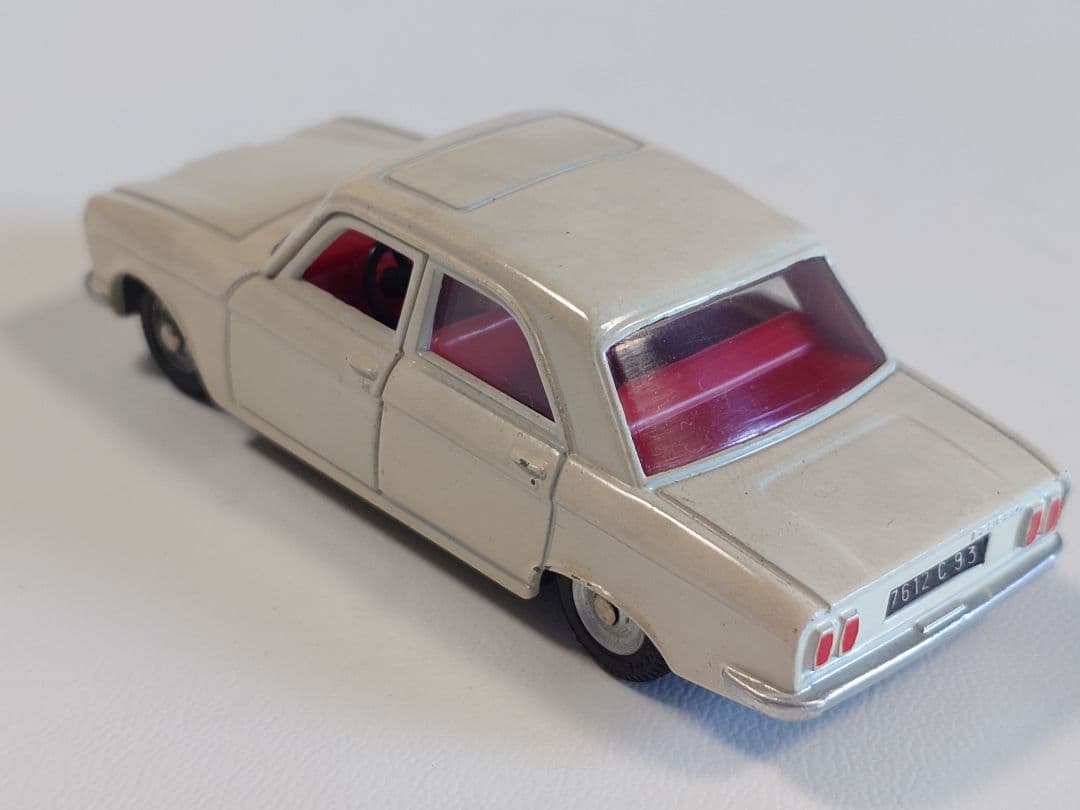 ミニカー DINKY No.1428 PEUGEOT 304