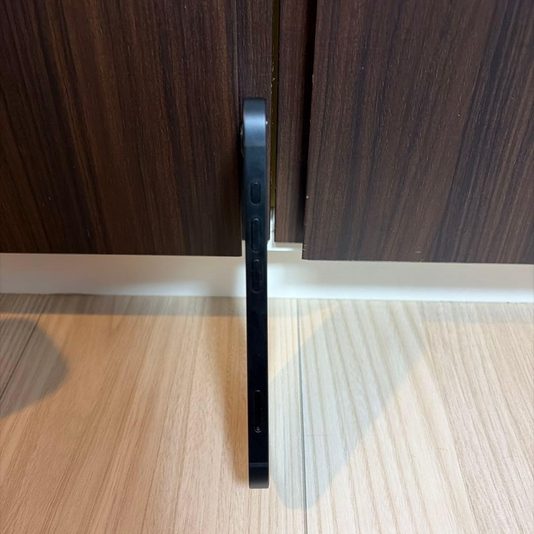 【美品】 iPhone16e ブラック 256GB 本体 SIMロック解除済