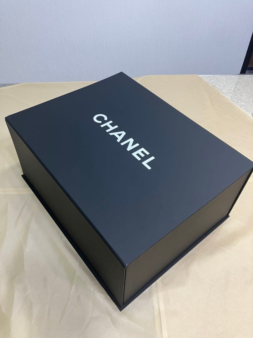 CHANEL マグネットタイプ 大　空箱　マグネットボックス　磁石付箱