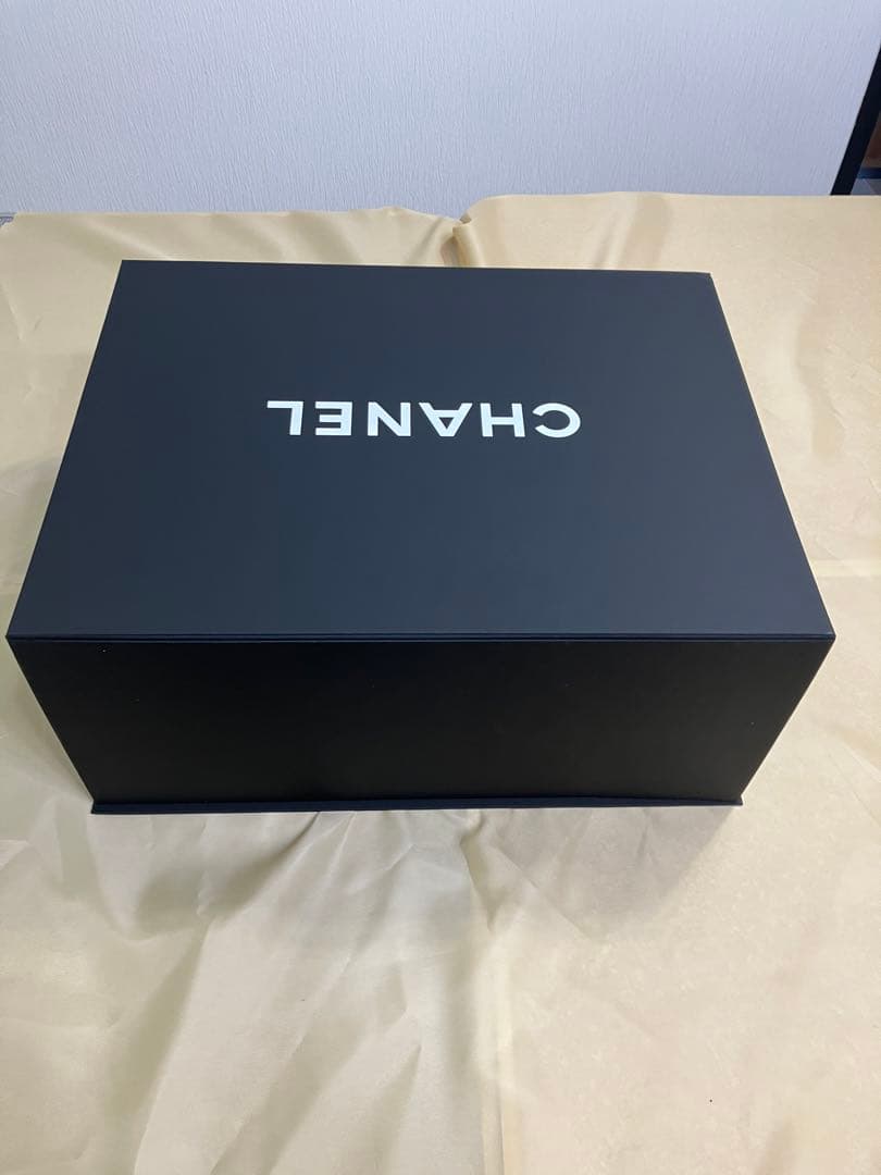 CHANEL マグネットタイプ 大　空箱　マグネットボックス　磁石付箱