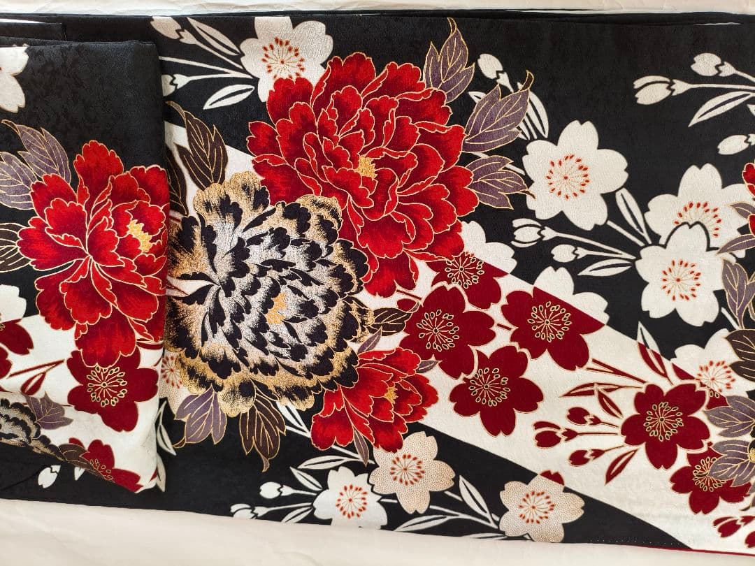豪華なフル振袖セット 黒 赤 正絹 小物付き 呉服屋さん購入