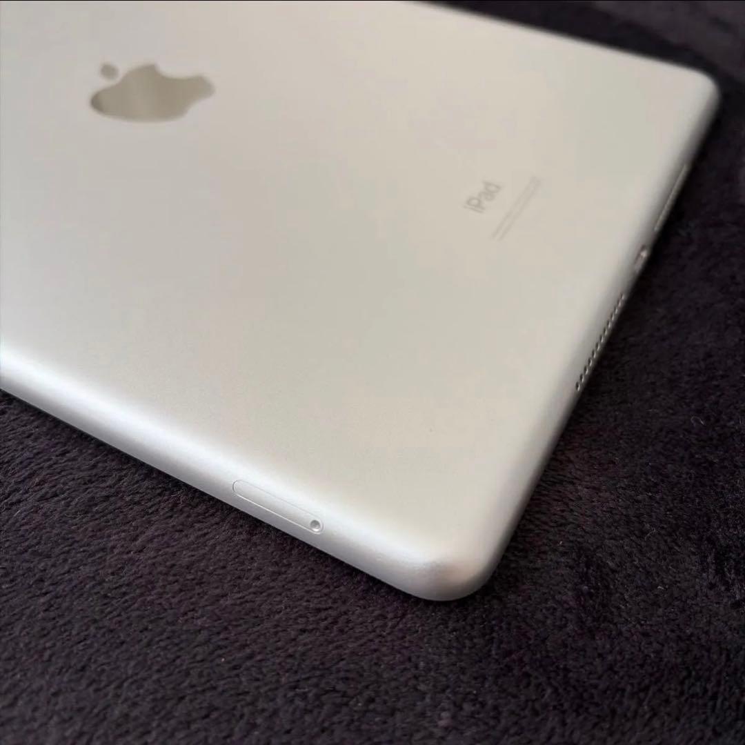 超美品☆Apple☆iPad☆第7世代☆32GB☆OS18.7☆シルバー