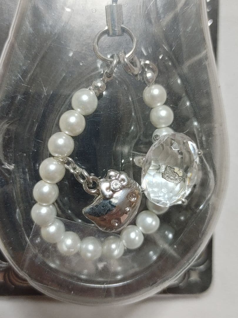 ハローキティ　2001・2002年　4月　ストラップ2本・誕生石付きマスコット