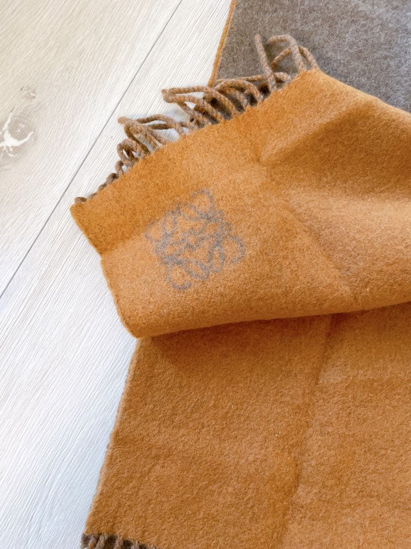 ロエベ マフラー　キャメル　ブラウン