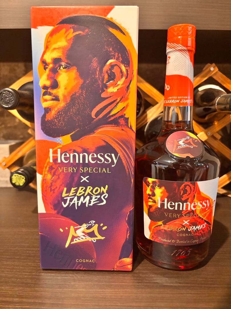 限定品 ヘネシー V.S レブロンジェームズ リミテッドエディション 700ml