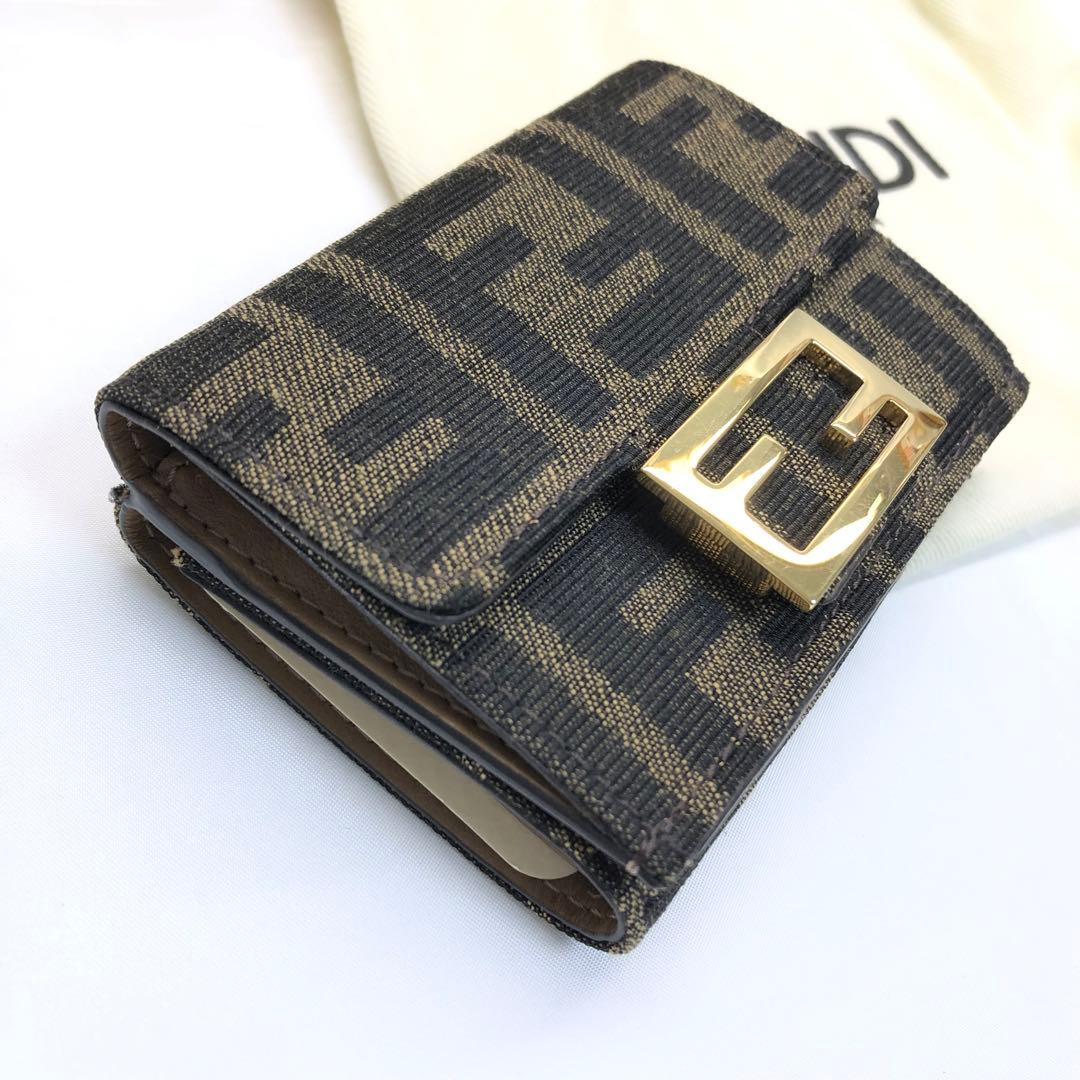 【Ris✨】　フェンディ FENDI 三つ折り財布 小銭入付き FF