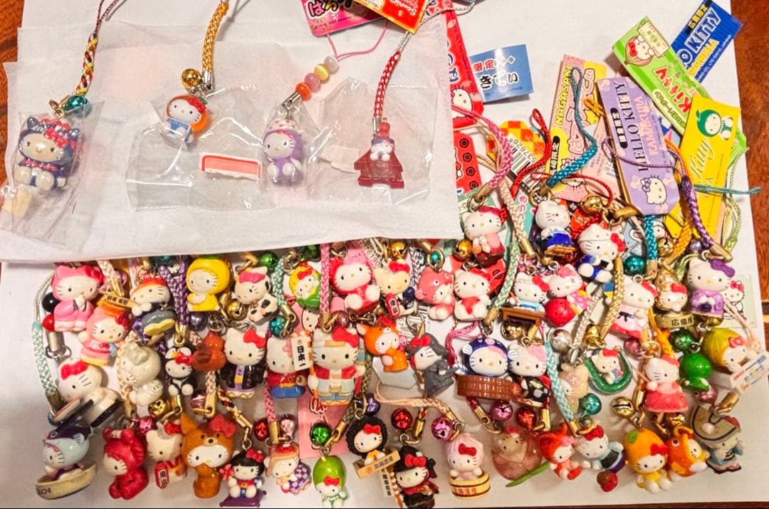 ご当地キティ ストラップ 根付 53個まとめ売り