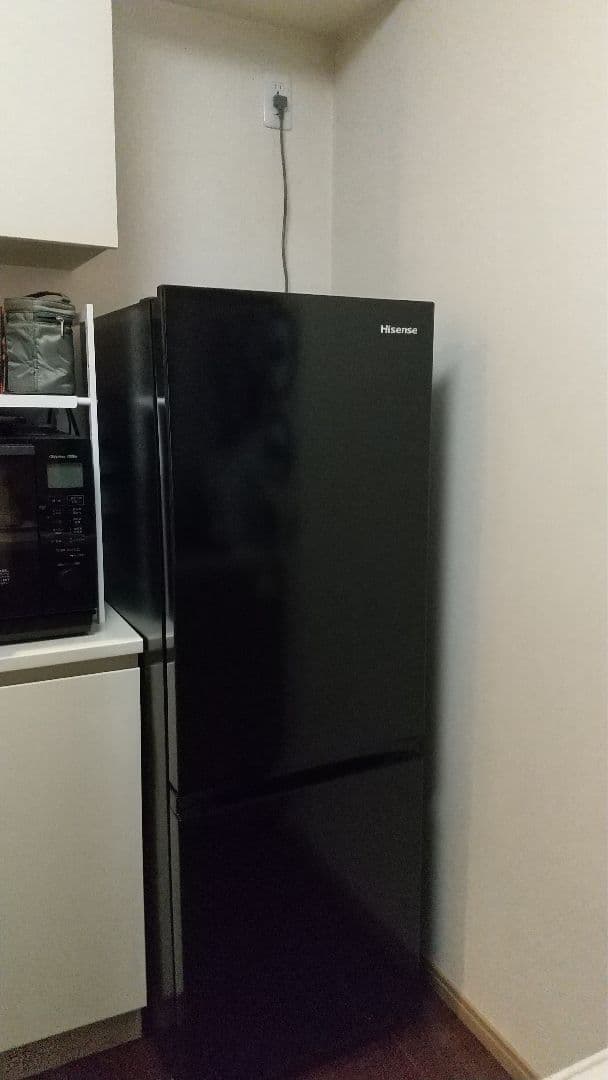 【調布市 引取限定】Hisenseハイセンス冷蔵庫 HR-D1701 黒