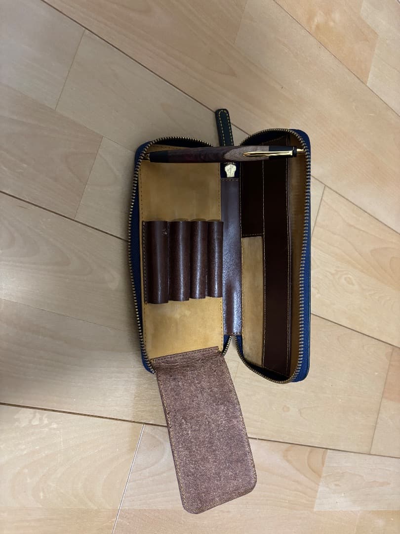 バハギア　ラウンドジップペンケースダークグリーン