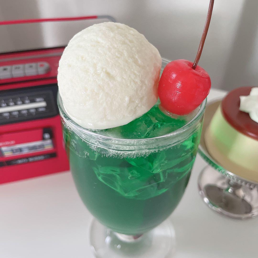 プリン メロンソーダ 食品サンプル レトロ ラジカセ缶 プリンアラモード