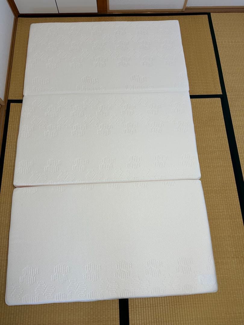 【応援　割】三つ折りマットレス Limne 折り畳みマットレス　(セミダブル)