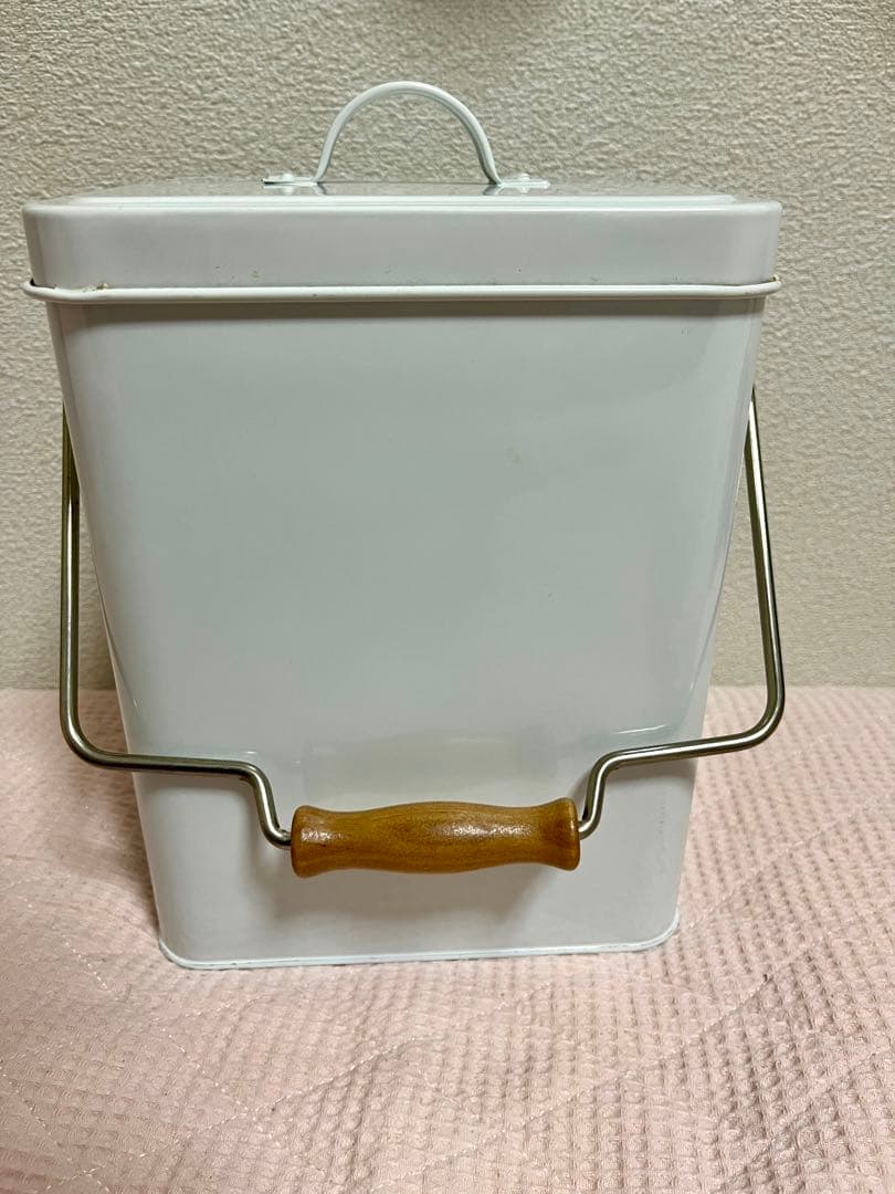 マンハッタナーズ　ホーロー缶　収納