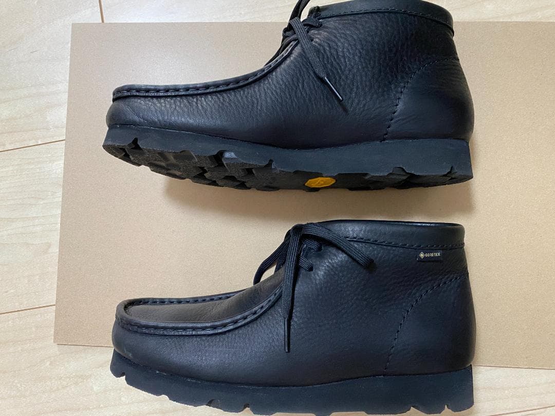 着用1回　クラークス　ワラビーブーツ　ゴアテックス　黒ブラックレザー25.5cm