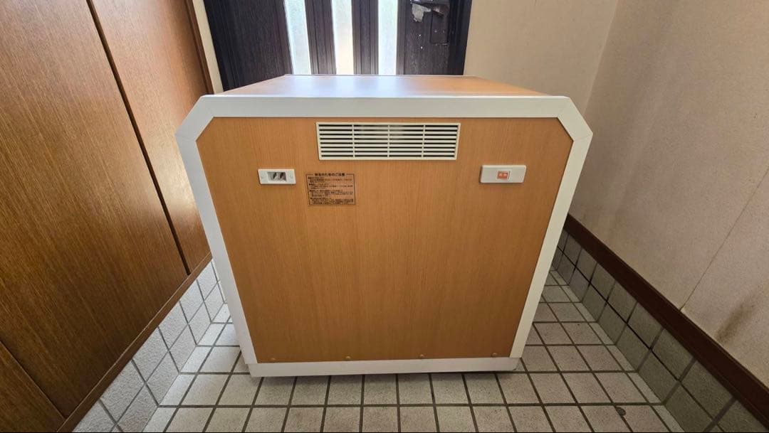 オシャレ古着　中型犬用 通気口付き防音ケージ ブラウン/ホワイト