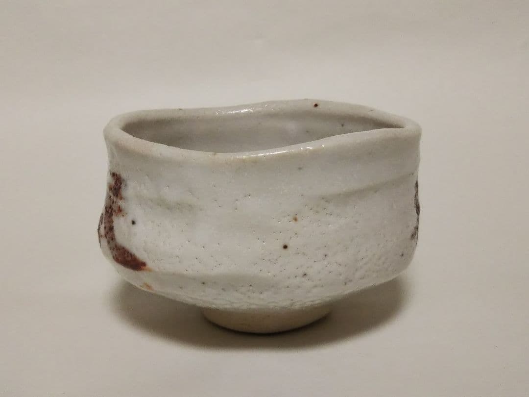 佐々木八十二作　志野茶盌　共箱有