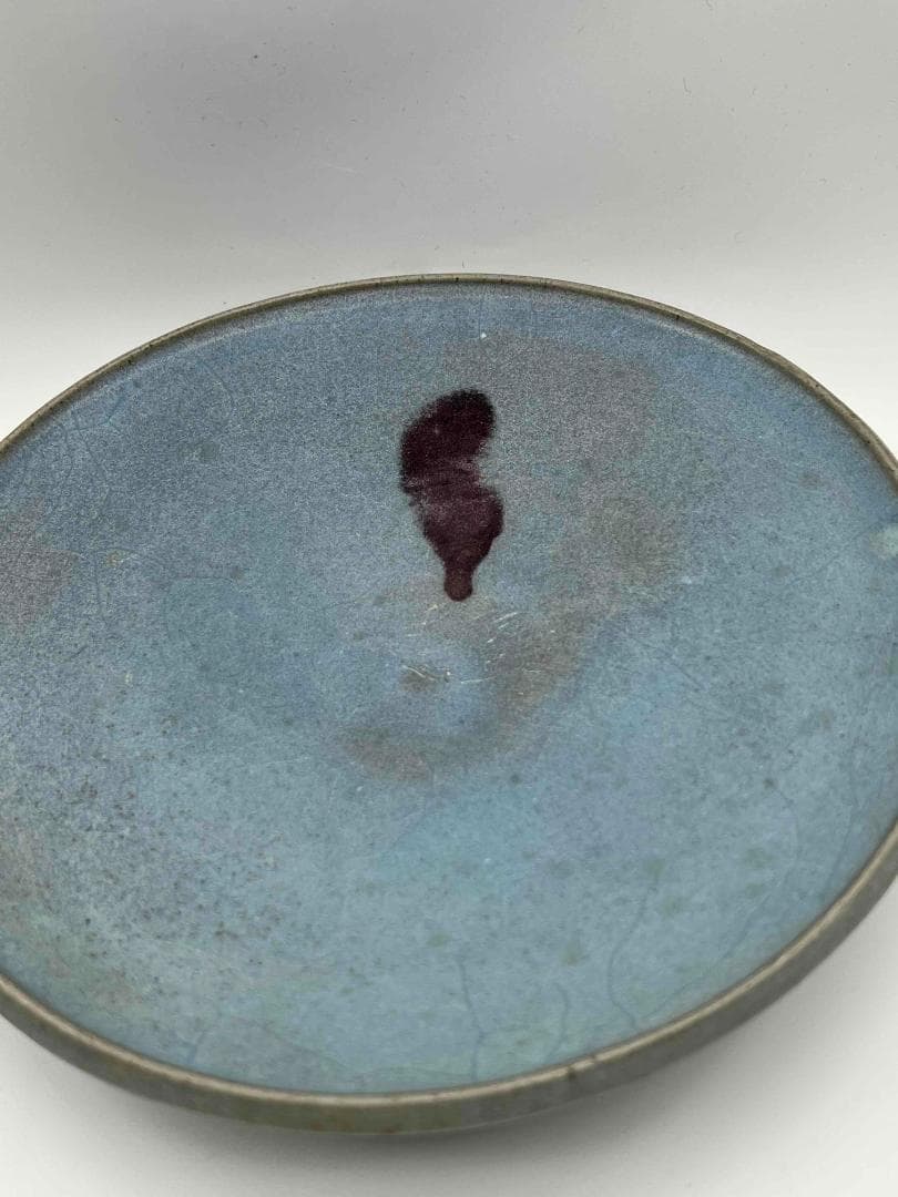北宋時代　鈞窯　澱青釉飛紫紅斑盤　【旧家蔵出し】　窯変釉　辰砂皿(B-84)