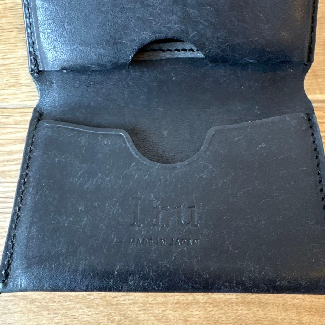 Iru ブラック レザー ミニ財布