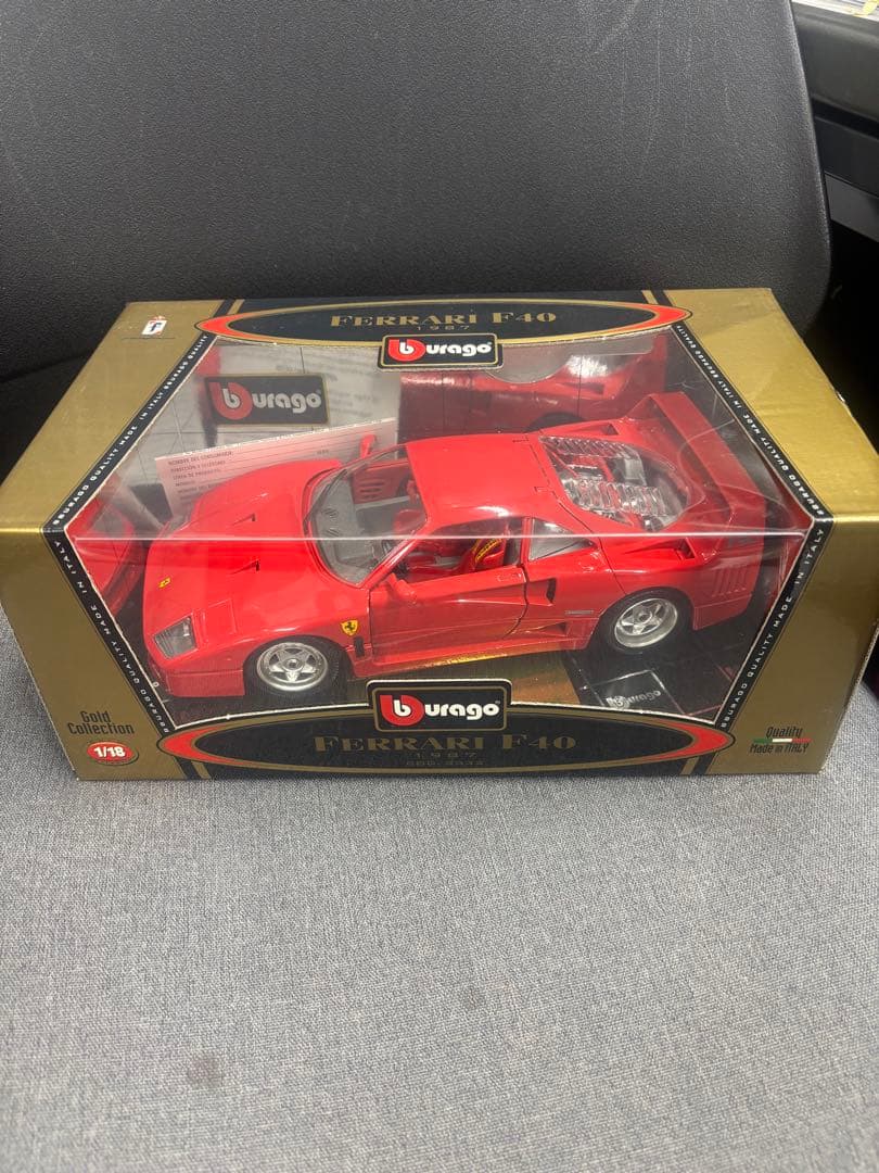 【美品】フェラーリ　F40 burago 1/18