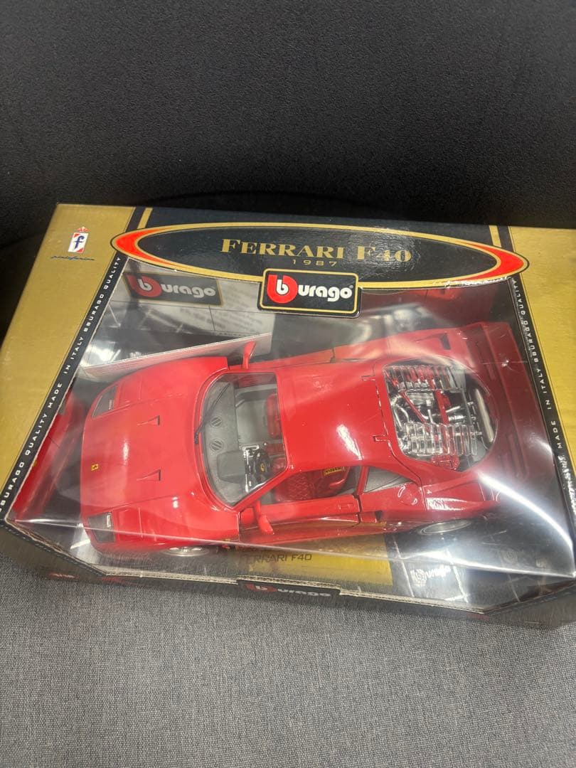 【美品】フェラーリ　F40 burago 1/18
