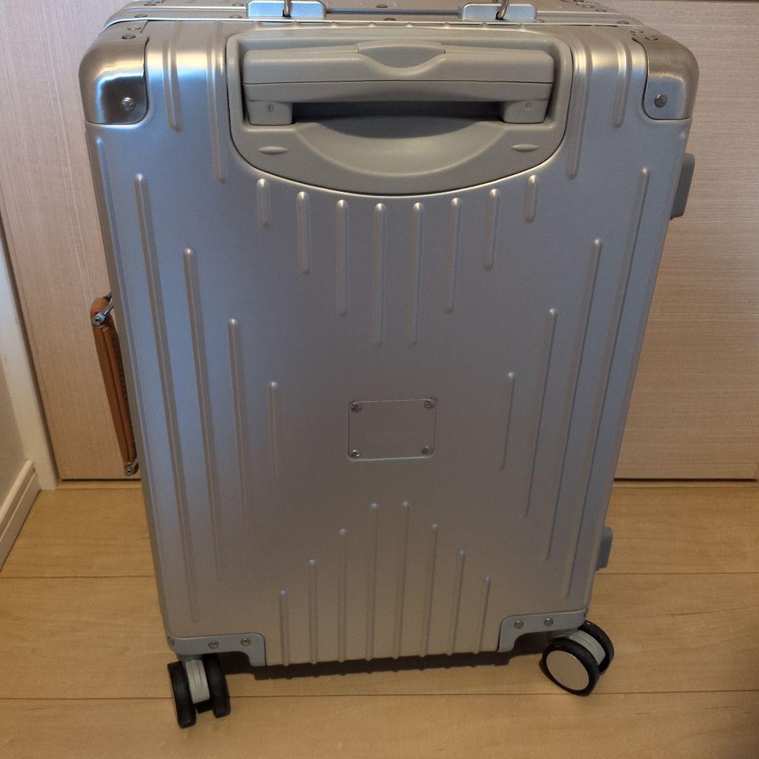 イノベーター アルミスーツケース シルバー INV1811 36 キャリーケース