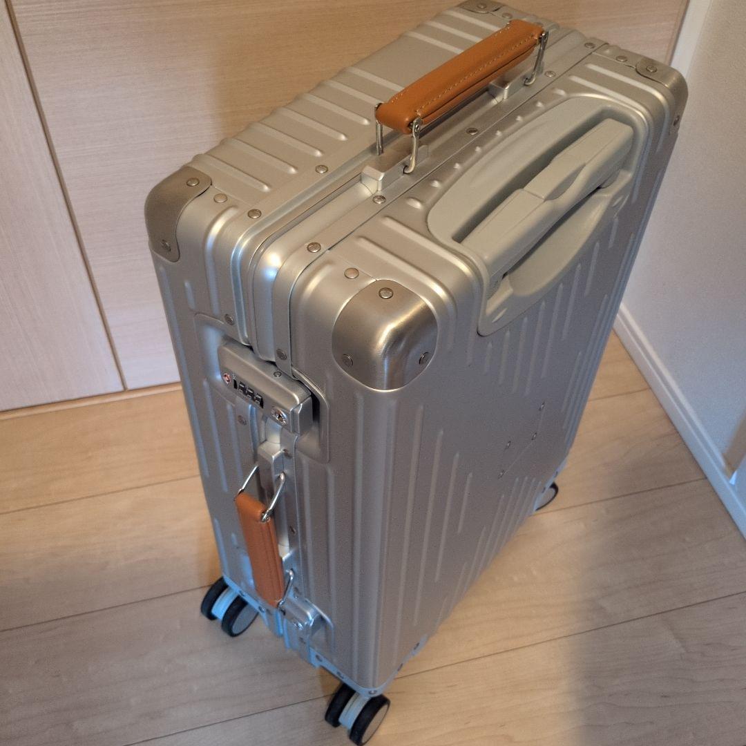 イノベーター アルミスーツケース シルバー INV1811 36 キャリーケース