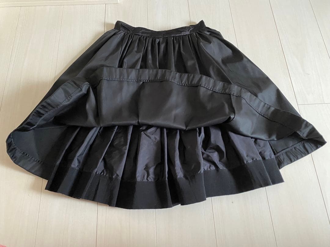 PRADA 黒 フレアスカート ひざ丈 38