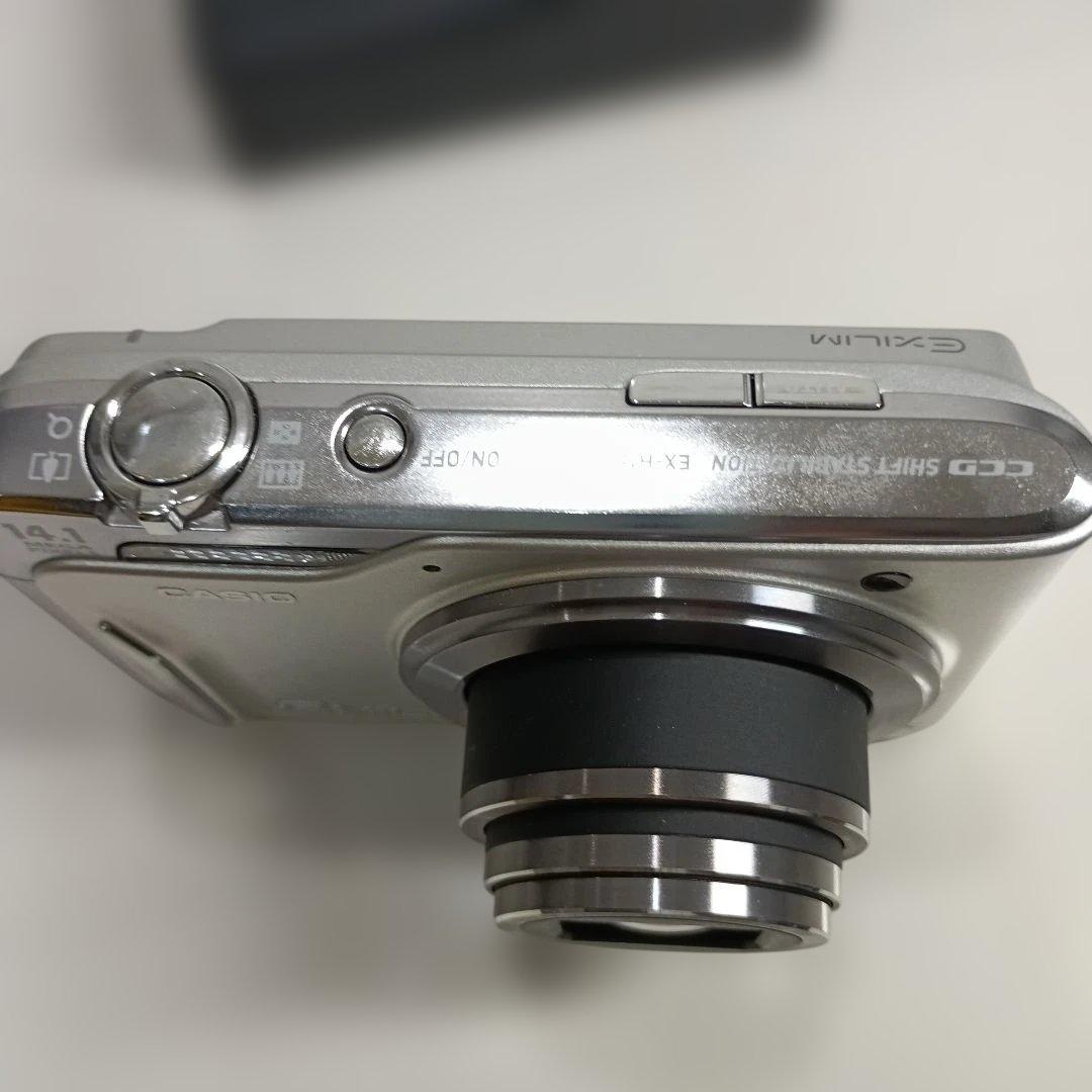 CASIO EXILIM 14.1MP コンパクトデジタルカメラ稼働　充電器あり