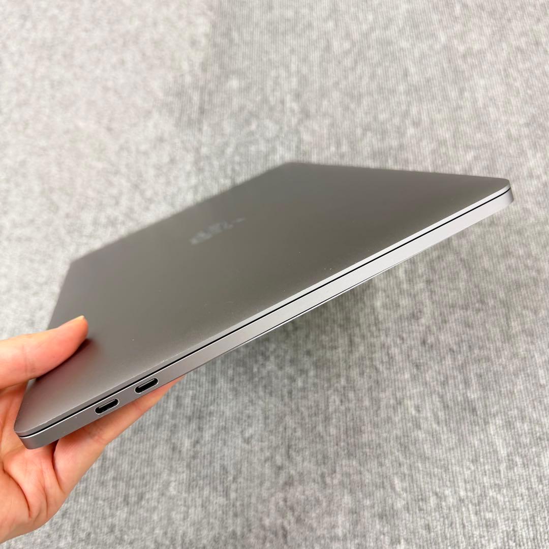 MacBook Pro 2019 13インチ 8GB / 256Gスペースグレイ